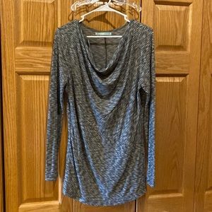 Maurice’s large black/cream long sleeve tee.